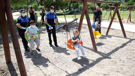 A­d­a­n­a­­d­a­ ­p­o­l­i­s­,­ ­ç­o­c­u­k­l­a­r­l­a­ ­o­y­u­n­ ­o­y­n­a­d­ı­